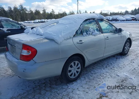 2004 Toyota Camry Le z USA, uszkodzony, nr VIN 4T1BE32K94U359576